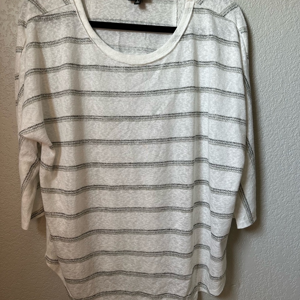 Bobeau White and Gray Striped Long Sleeve Top